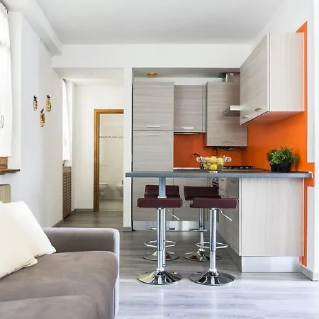 Vista Lago - By Myhomeincomo Apartment